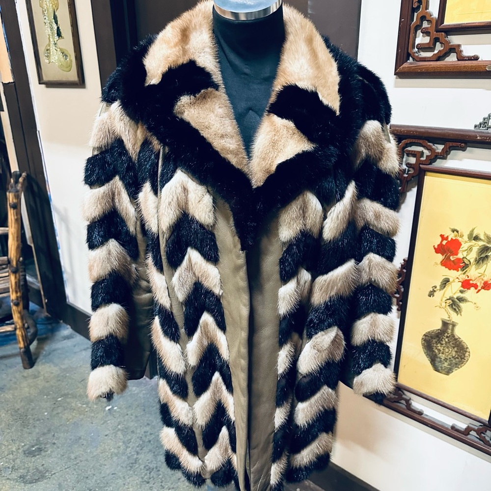 Luxurious Black and Tan Chevron Pattern Vintage Mink Fur Coat